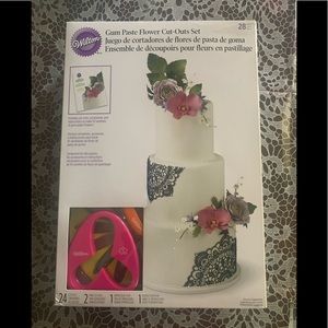 New in Box Wilton Gum Paste Flower Cut-Outs-Sets 28 Pieces